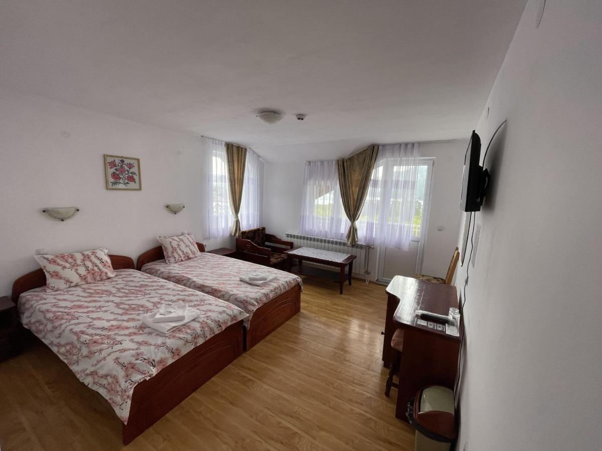 Family Hotel Panorama Szarnica Kültér fotó