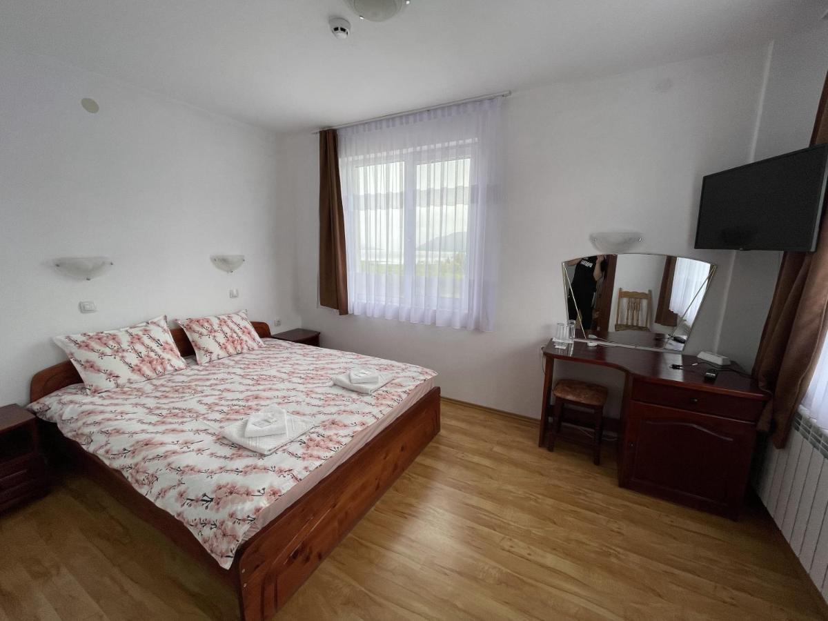 Family Hotel Panorama Szarnica Kültér fotó