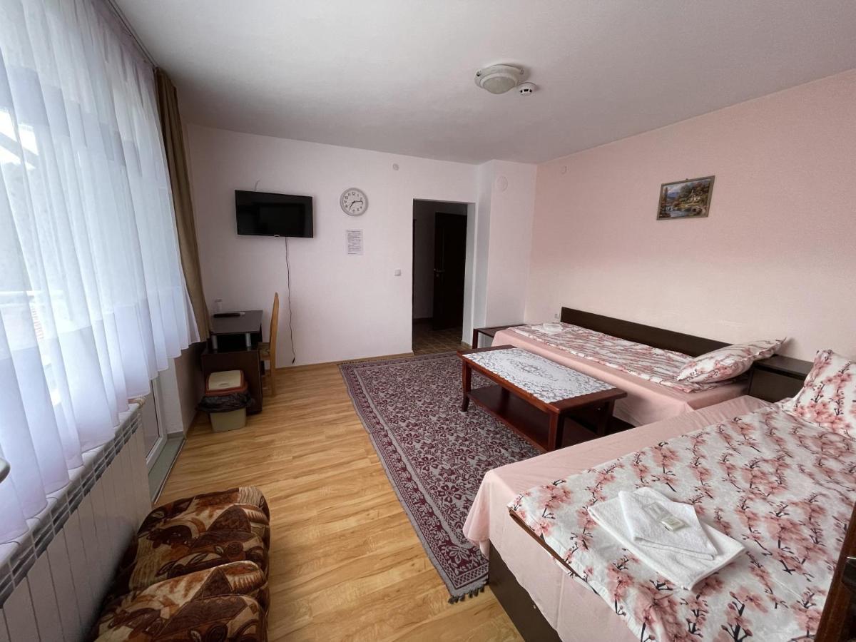 Family Hotel Panorama Szarnica Kültér fotó