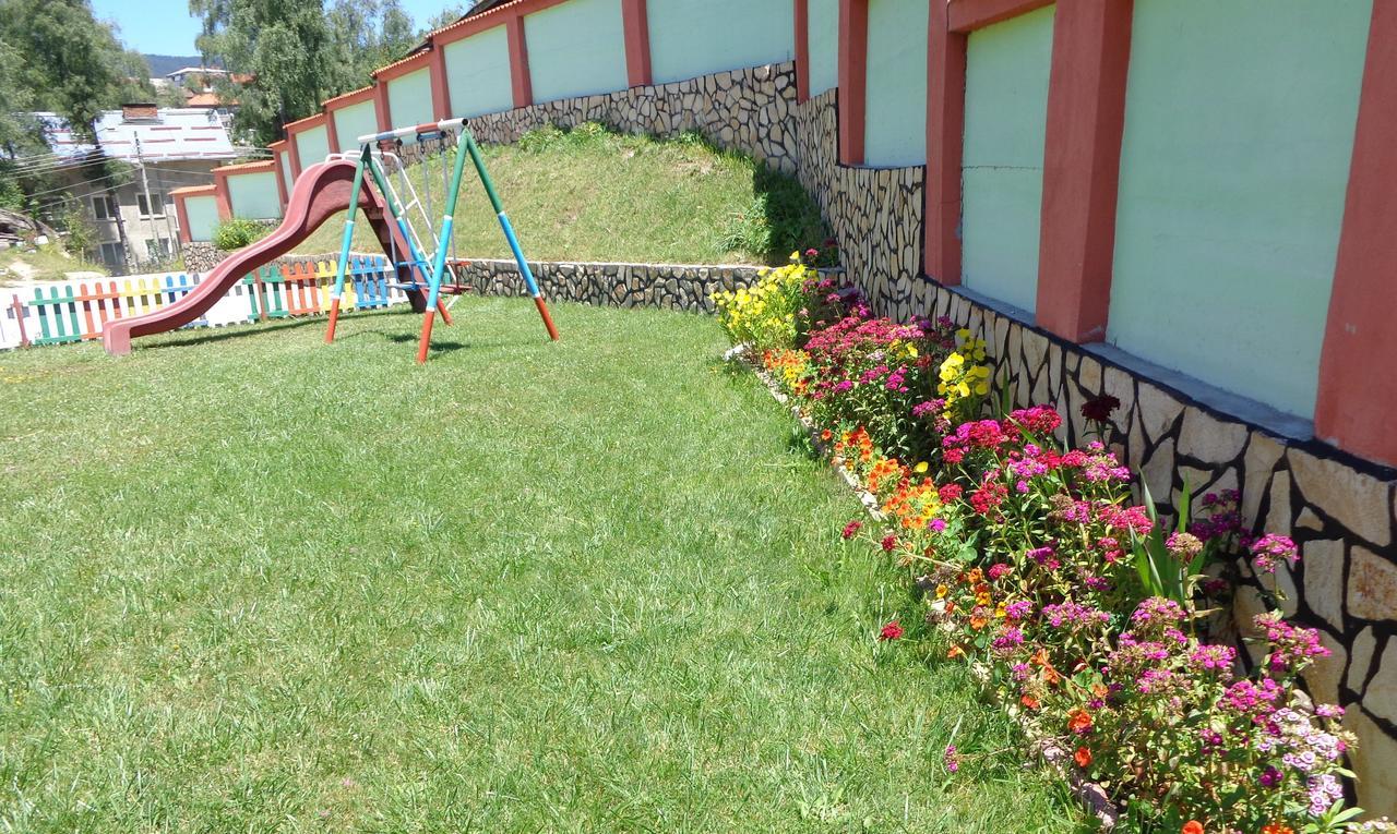 Family Hotel Panorama Szarnica Kültér fotó