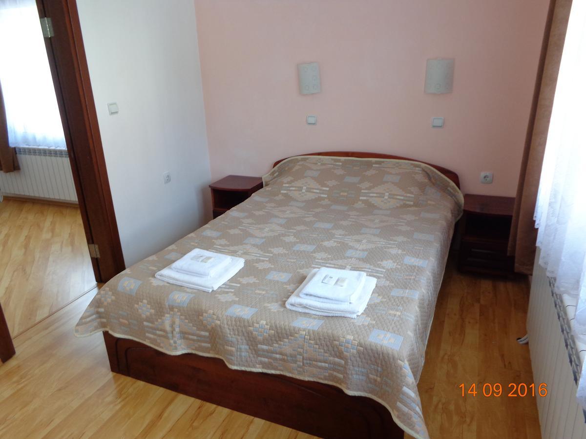 Family Hotel Panorama Szarnica Kültér fotó